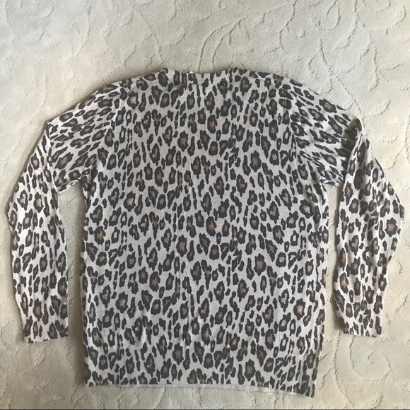 Banana Republic Animal Print Top Size L - Picture 6 of 8
